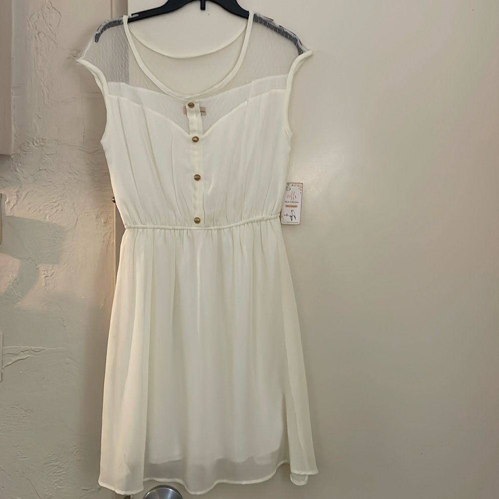 3 for $25! Fleet Collection  White dress, size‎ L